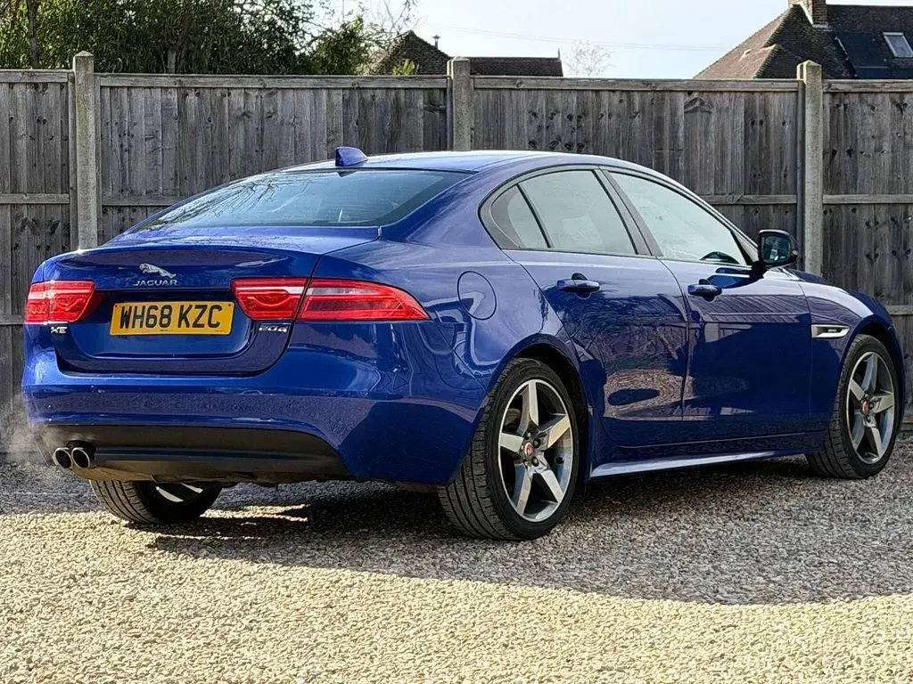 Used Jaguar XE R-Sport 180 HP (132 kW) 2019 Blue Sedan