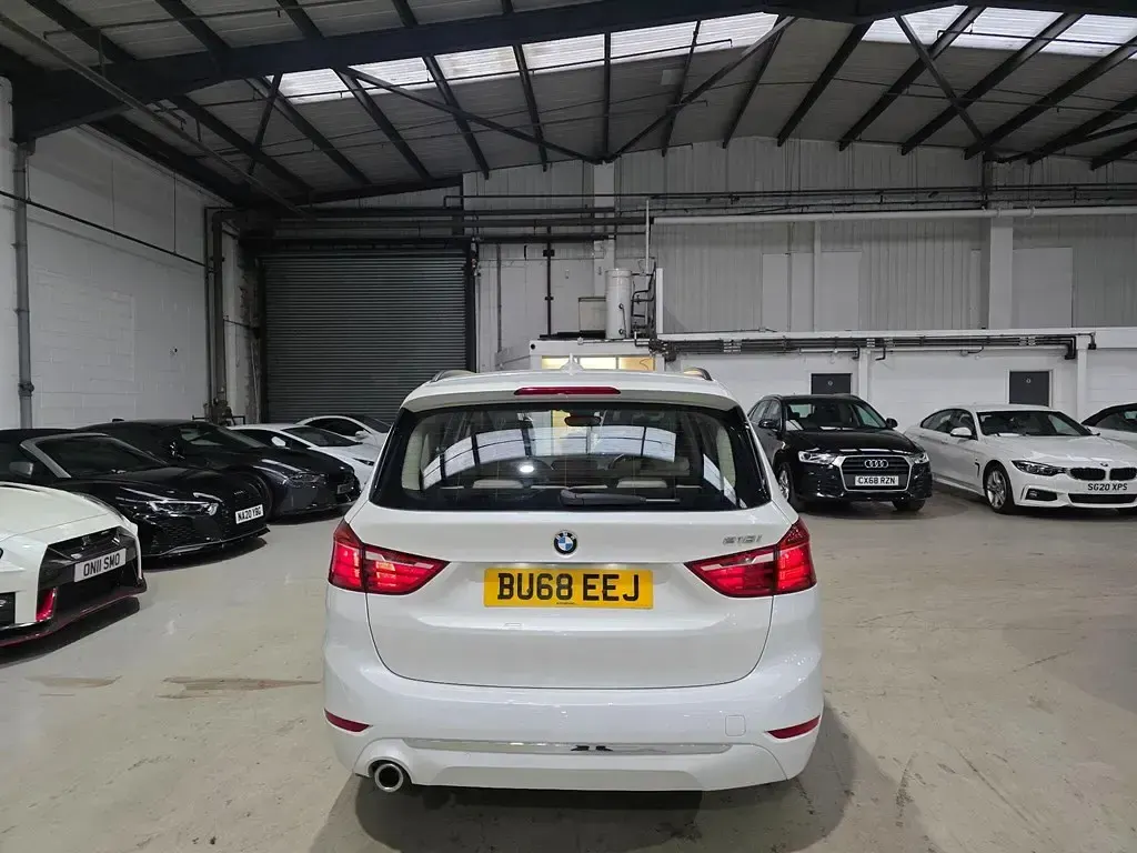 Used BMW 218 Luxury Line 2018 White MPV