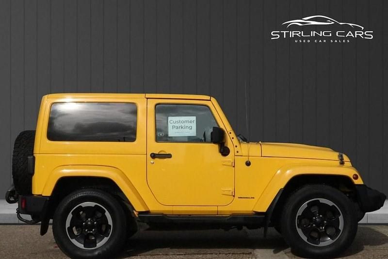 Used Jeep Wrangler 197 HP (144 kW) 2015 Yellow SUV