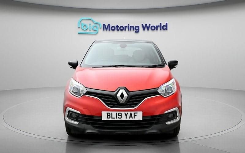 Usado Renault Captur Iconic 90 HP (66 kW) 2019 Vermelho SUV