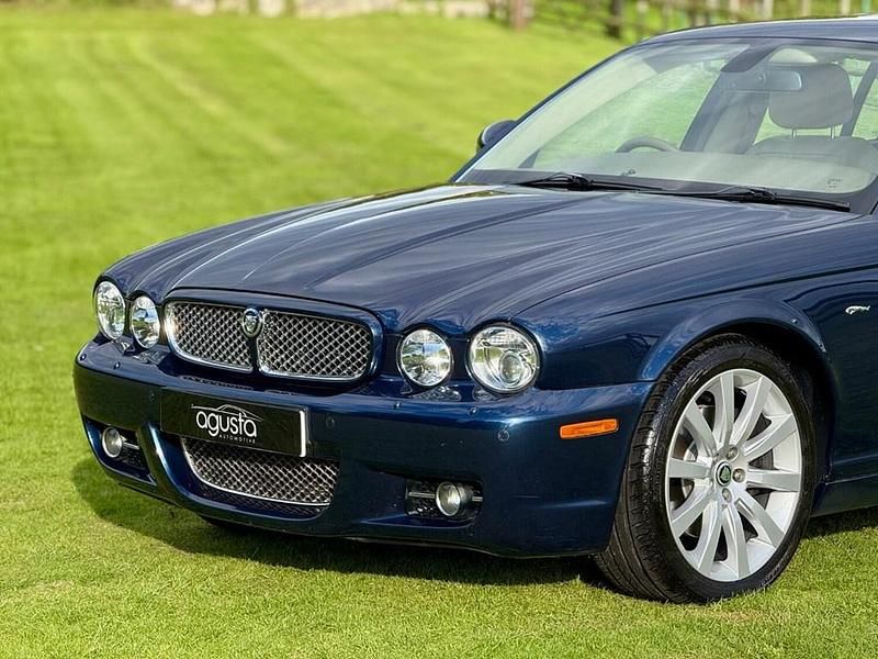 Used Jaguar XJ Executive 207 HP (152 kW) 2009 Blue Sedan