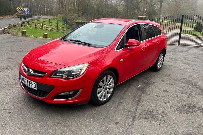 Used Vauxhall Astra Elite 165 HP (121 kW) 2014 Red Estate
