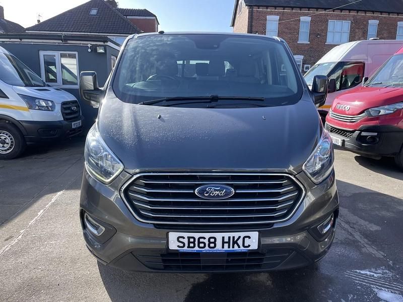 Used Ford Tourneo Custom Titanium 130 HP (95 kW) 2019 Grey Van