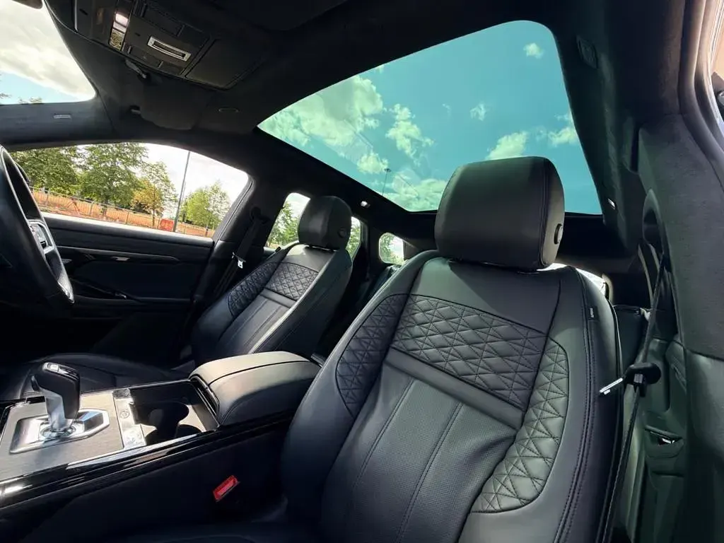 Used Land Rover Range Rover evoque Autobiography 309 HP (227 kW) 2023 Grey SUV