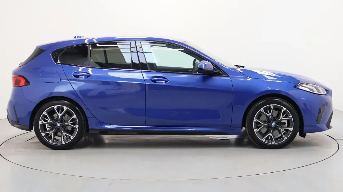 Used BMW 123 M Sport 215 HP (158 kW) 2026 Blue Hatchback
