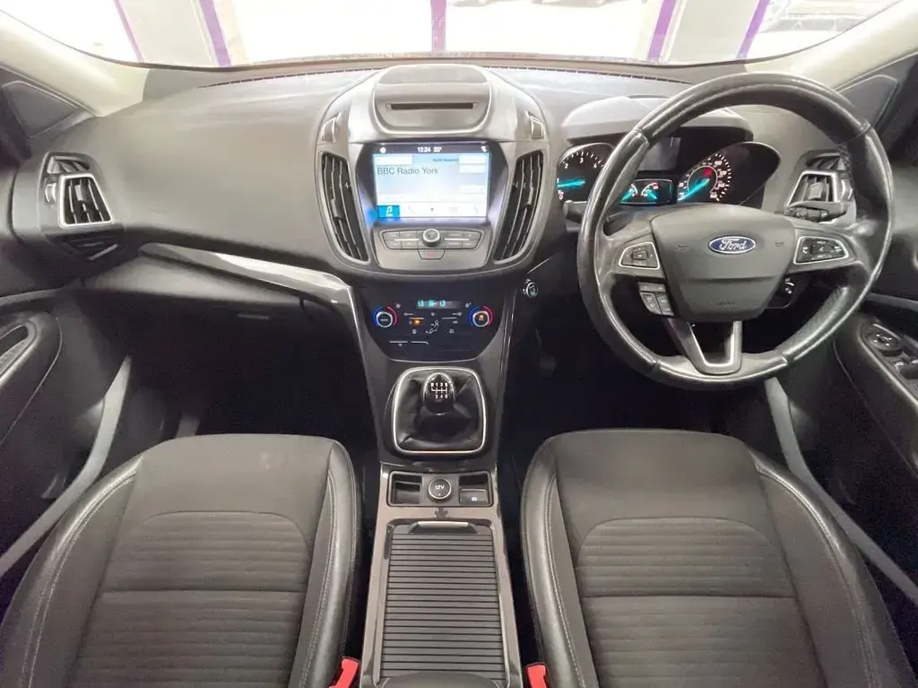 Used Ford Kuga Titanium 180 HP (132 kW) 2017 Blue SUV