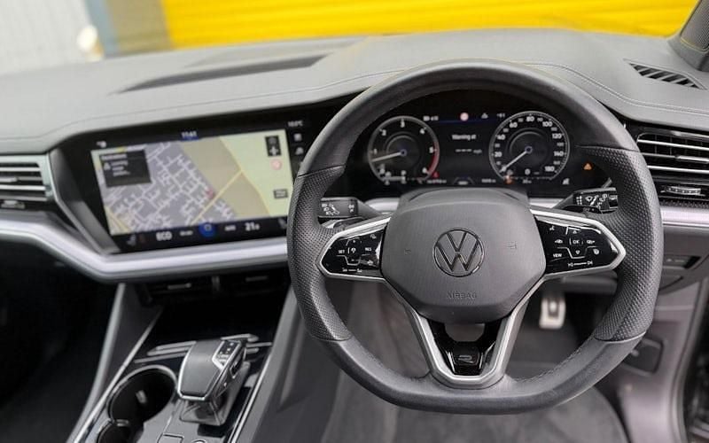 Used VW Touareg Black Edition 231 HP (169 kW) 2022 Black SUV