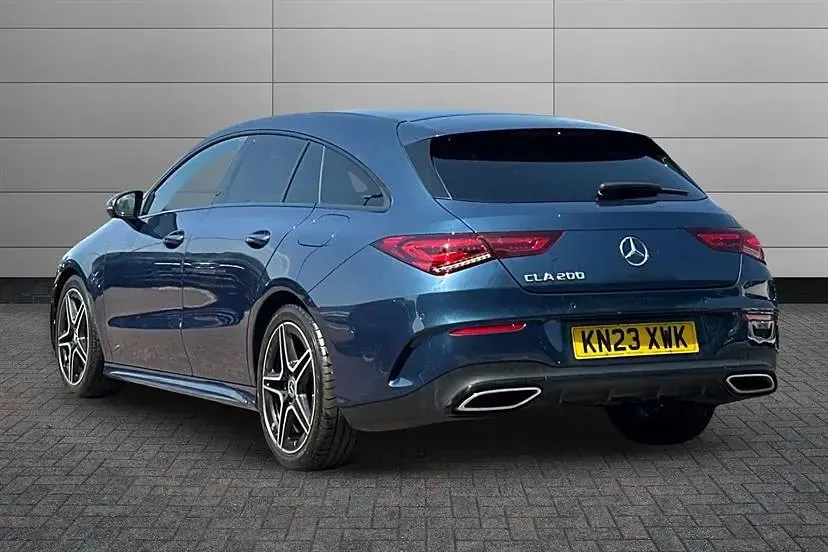 Used Mercedes CLA200 Executive 163 HP (119 kW) 2023 Blue Estate
