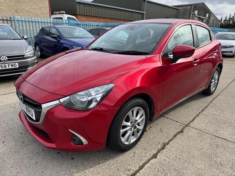 Begagnad Mazda 2 2017 Röd Halvkombi