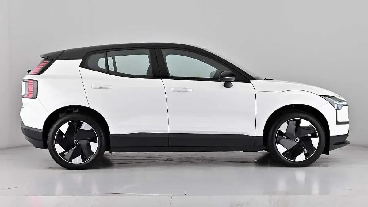 New Volvo EX30 Plus 200 kW (272 HP) 2026 Crystal white SUV