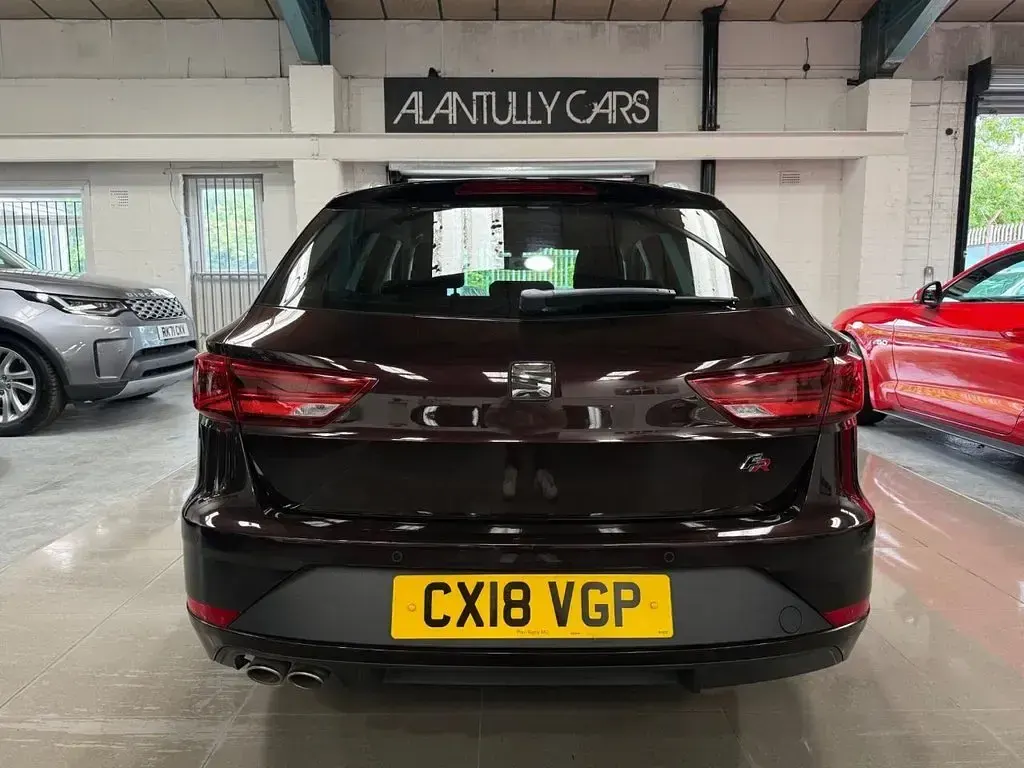 Used Seat Leon ST FR 150 HP (110 kW) 2018 Purple Estate