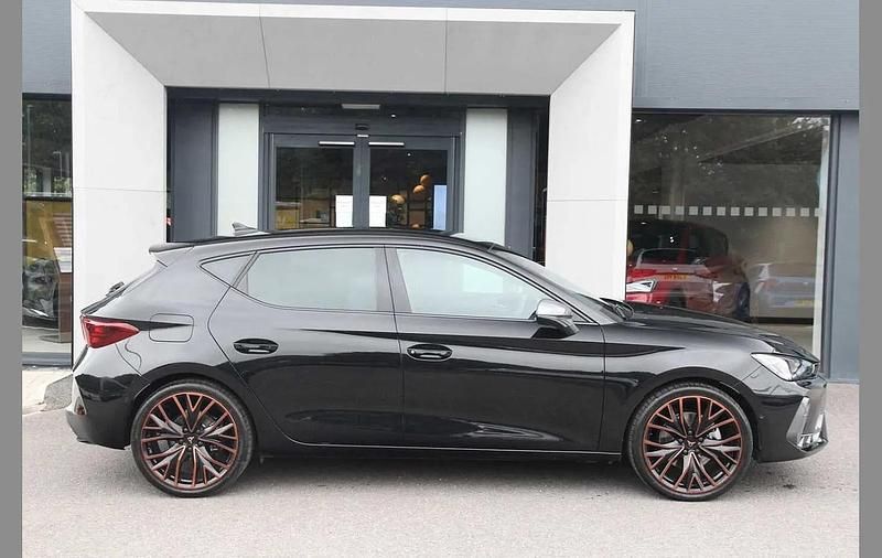 Used Cupra Leon 200 HP (147 kW) 2025 Black Hatchback