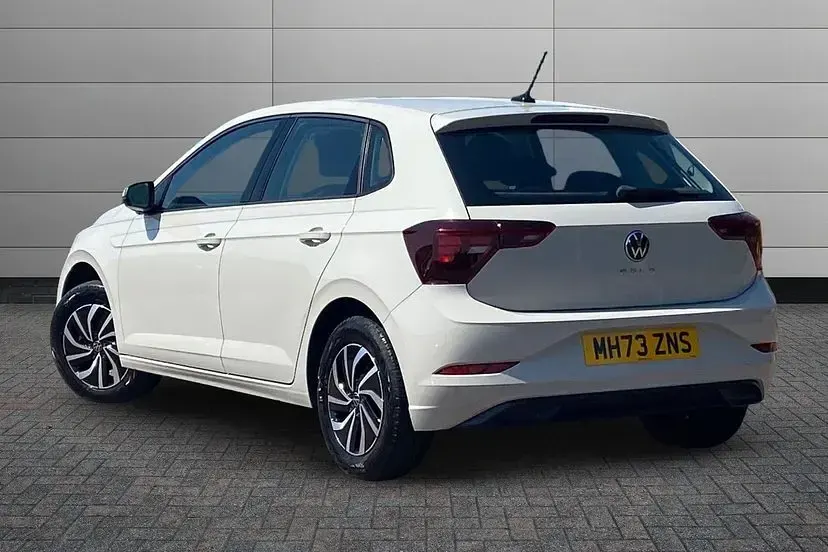 Used VW Polo Life 80 HP (58 kW) 2024 Grey Hatchback