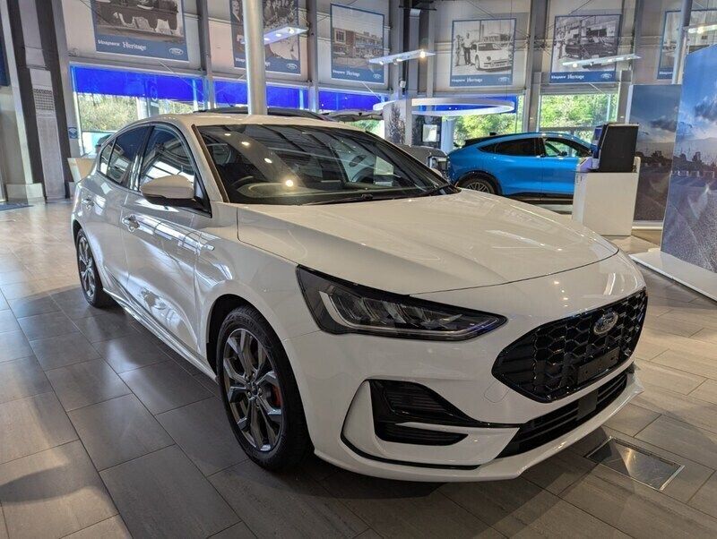 New 2025 Ford Focus ST-Line Hatchback | £31,160 (A bit pricey) - Image 1/4