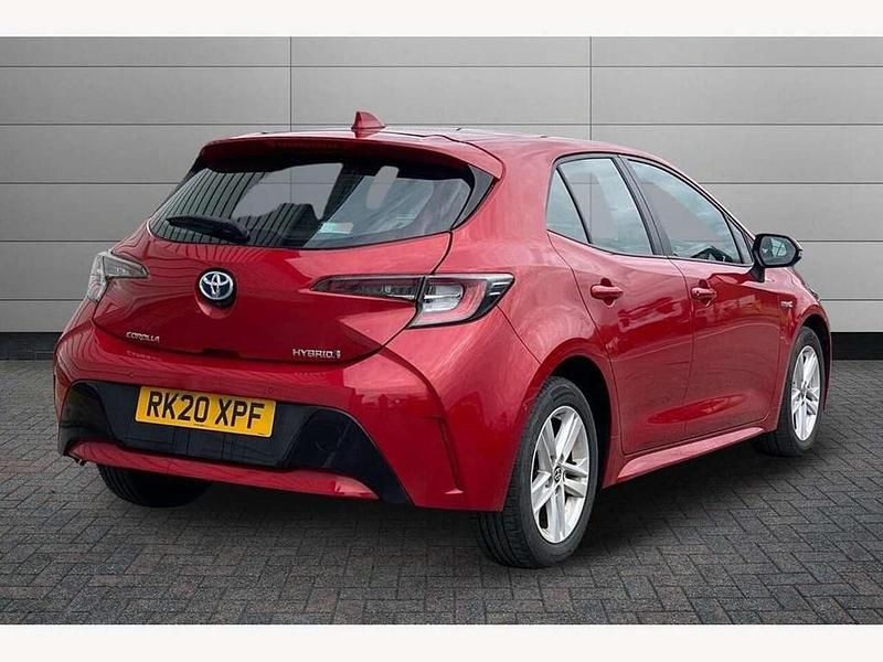 Used Toyota Corolla 122 HP (89 kW) 2020 Red Hatchback