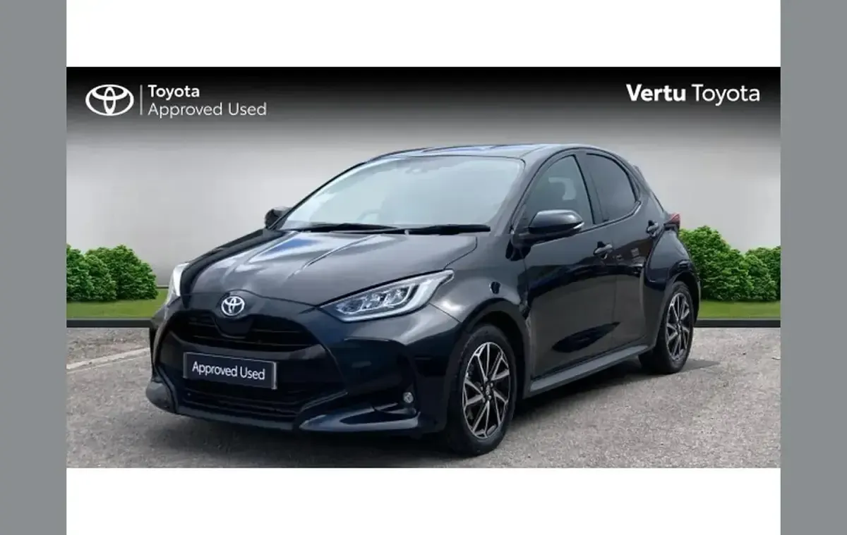 Used Toyota Yaris Design 113 HP (83 kW) 2023 Black Hatchback