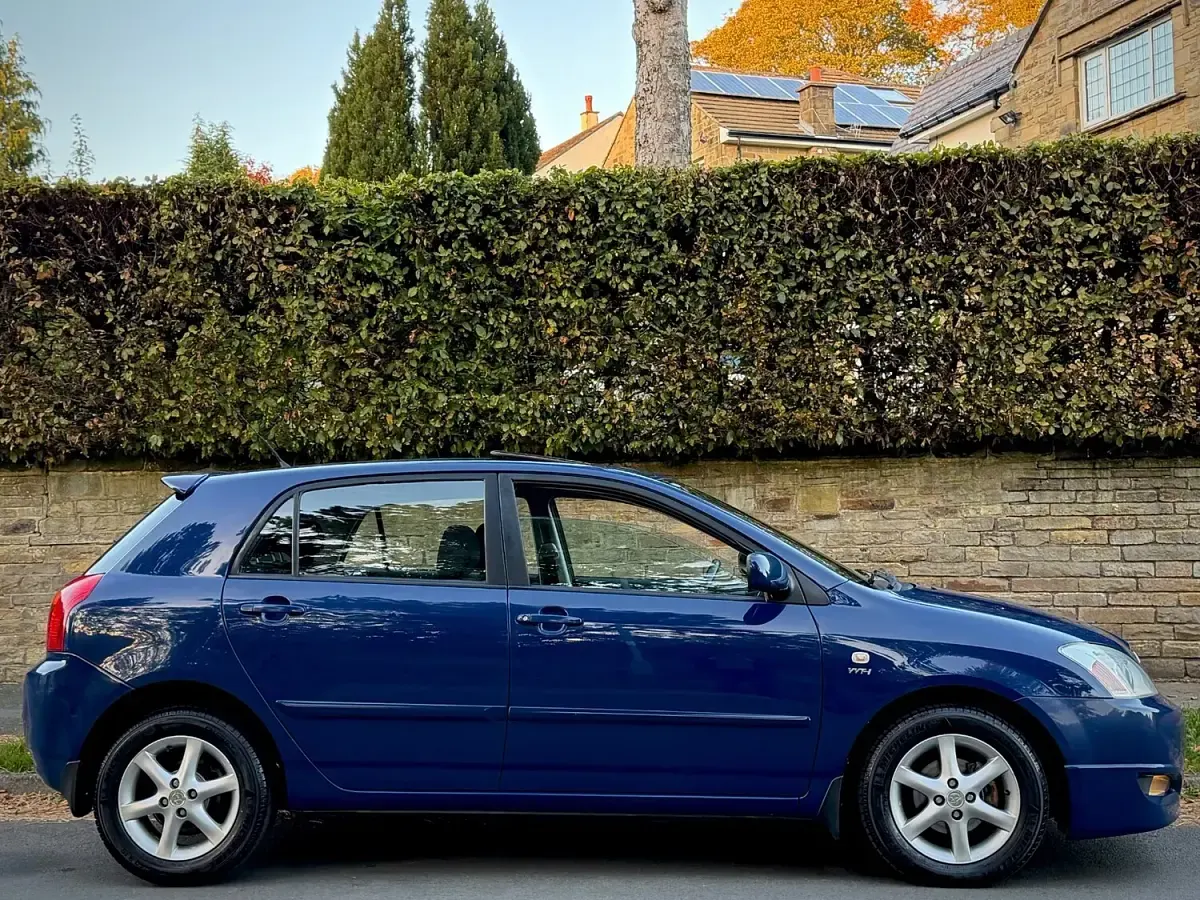 Used Toyota Corolla 110 HP (80 kW) 2003 Blue Hatchback