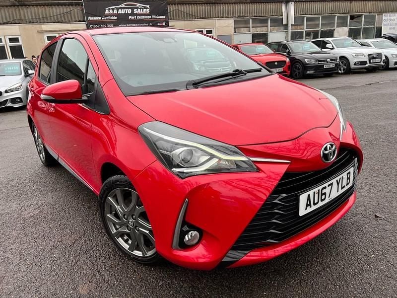 Used Toyota Yaris 2017 Red Hatchback