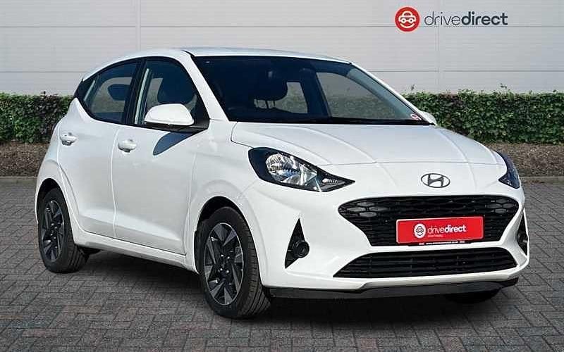 White Used 2024 Hyundai i10 Advanced Hatchback | £13,601 (Fair price) - Image 1/4