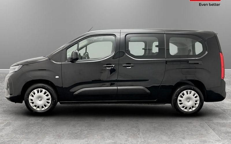 Used Vauxhall Combo Design Edition 100 kW (136 HP) 2026 MPV
