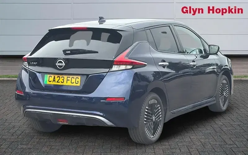 Used Nissan Leaf Tekna 160 kW (218 HP) 2022 Blue Hatchback