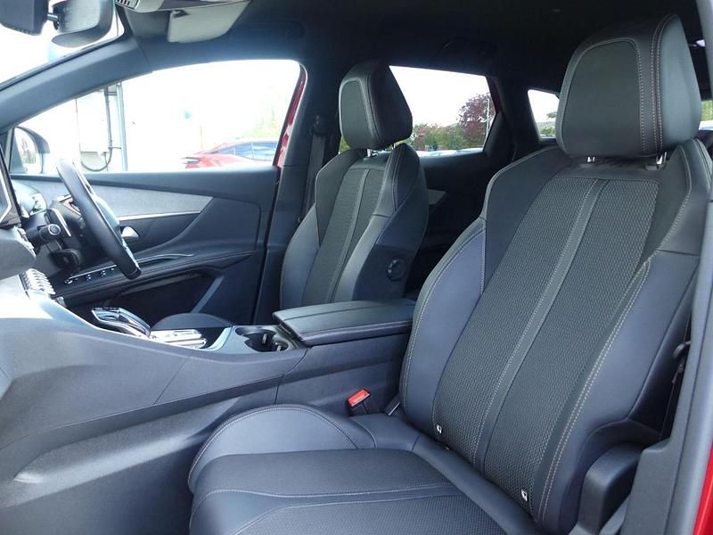 Used Peugeot 3008 GT 130 HP (95 kW) 2022 Red SUV