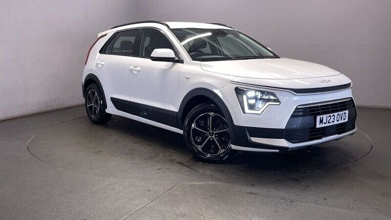 White Used 2023 Kia Niro 2 SUV | £18,999 (Fair price) - Image 1/4