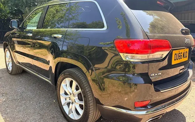 Used Jeep Grand Cherokee Summit 250 HP (183 kW) 2016 Black SUV