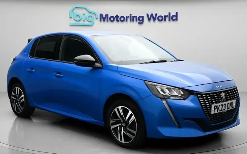 Used Peugeot 208 Allure+ 131 HP (96 kW) 2023 Hatchback