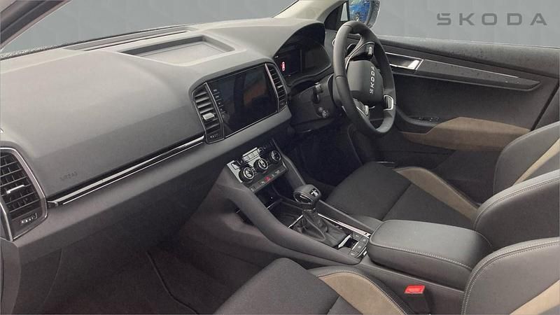 New Skoda Karoq SE L 2026 White SUV