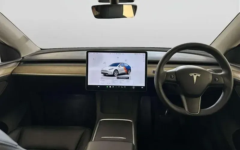 Usado Tesla Model Y Long Range AWD 286 kW (389 HP) 2025 SUV