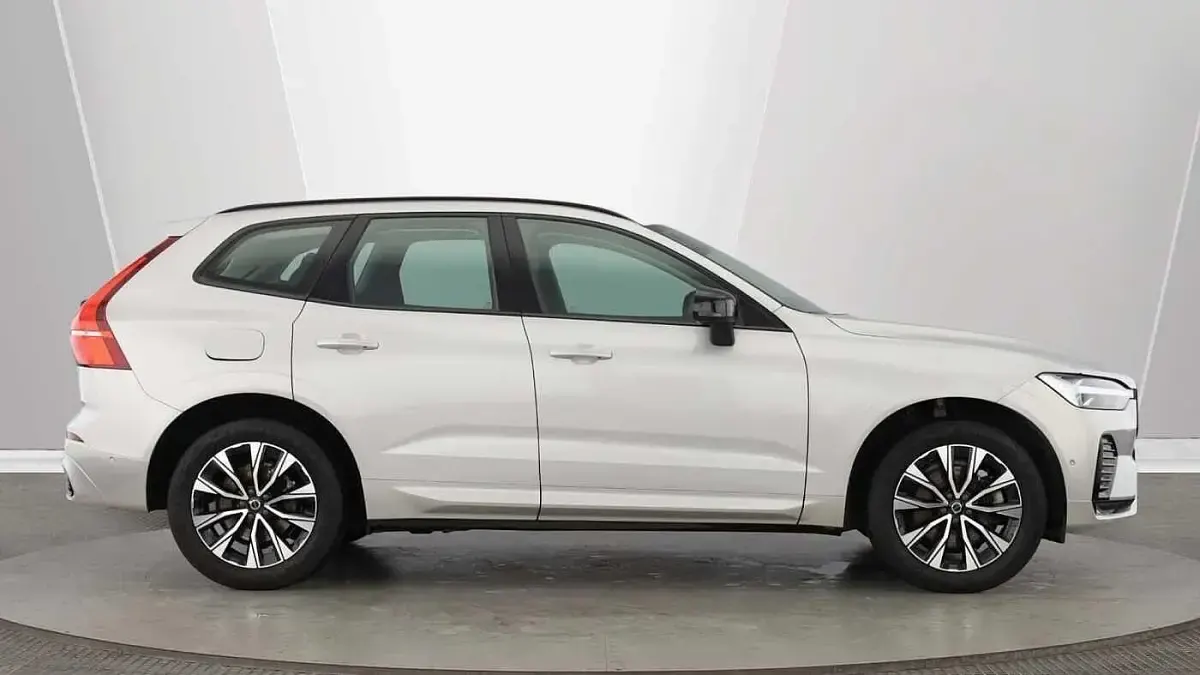 Used Volvo XC60 Plus 194 HP (142 kW) 2023 Silver SUV