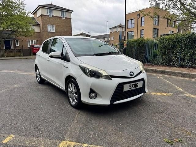 Used Toyota Yaris Plus 101 HP (74 kW) 2014 Hatchback