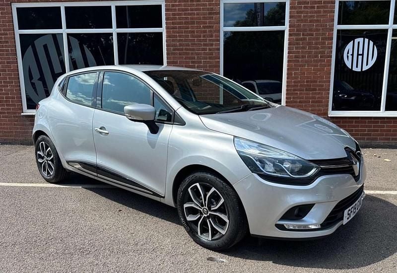 Silver Used 2019 Renault Clio IV Play Hatchback | £6,333 (Super price) - Image 1/4