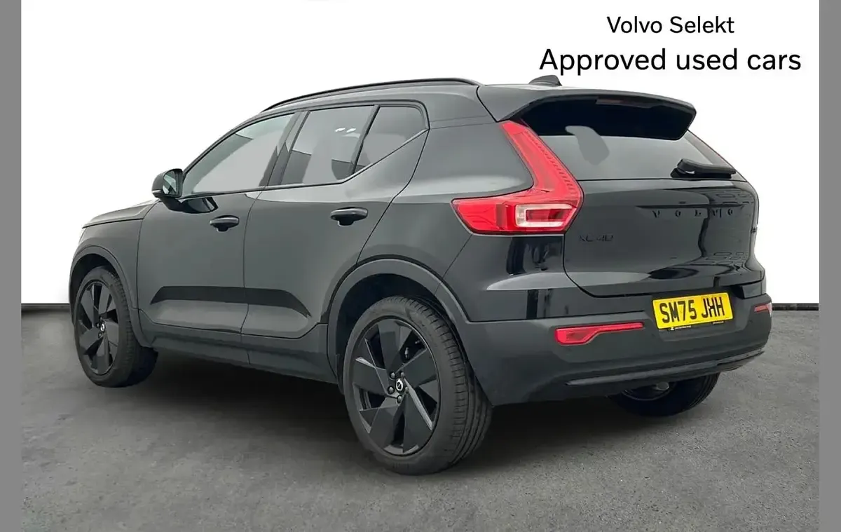 Used Volvo XC40 Plus 161 HP (118 kW) 2025 Black SUV