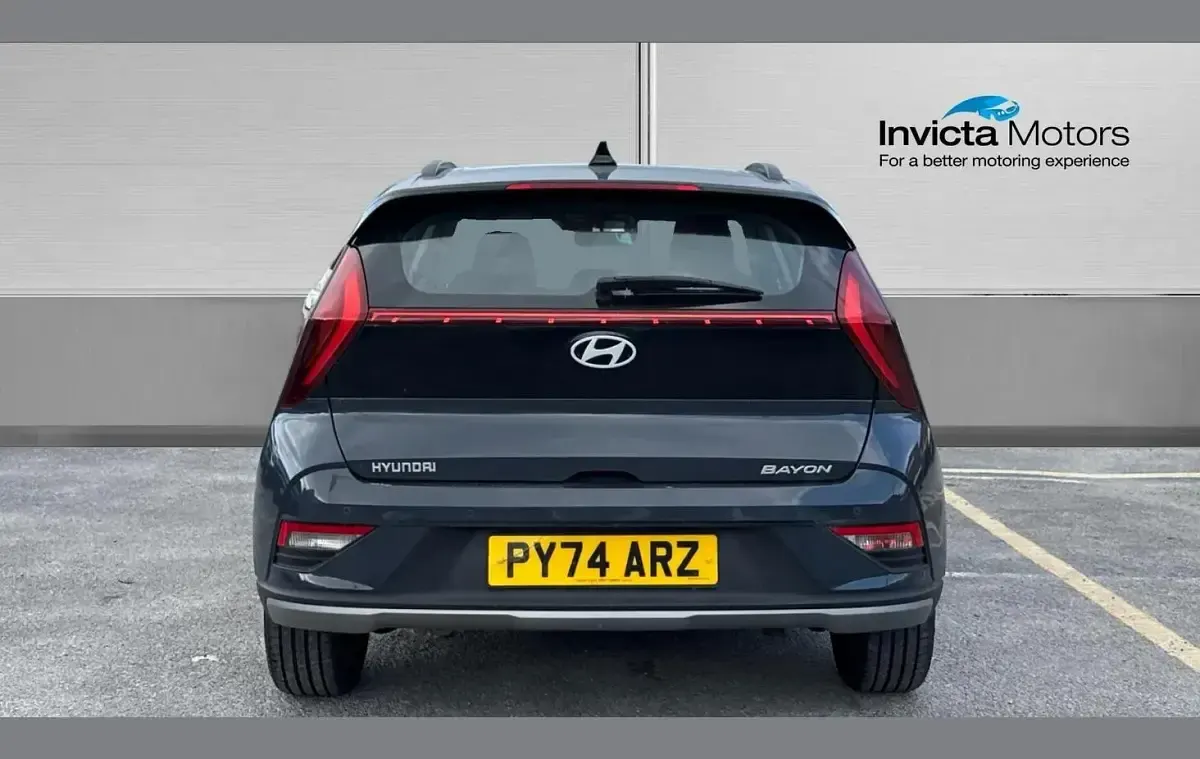 Used Hyundai Bayon Advanced 100 HP (73 kW) 2024 Grey metallic SUV