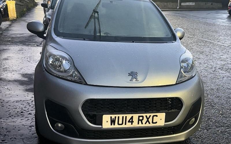 Used Peugeot 107 Active 68 HP (50 kW) 2014 Silver Hatchback