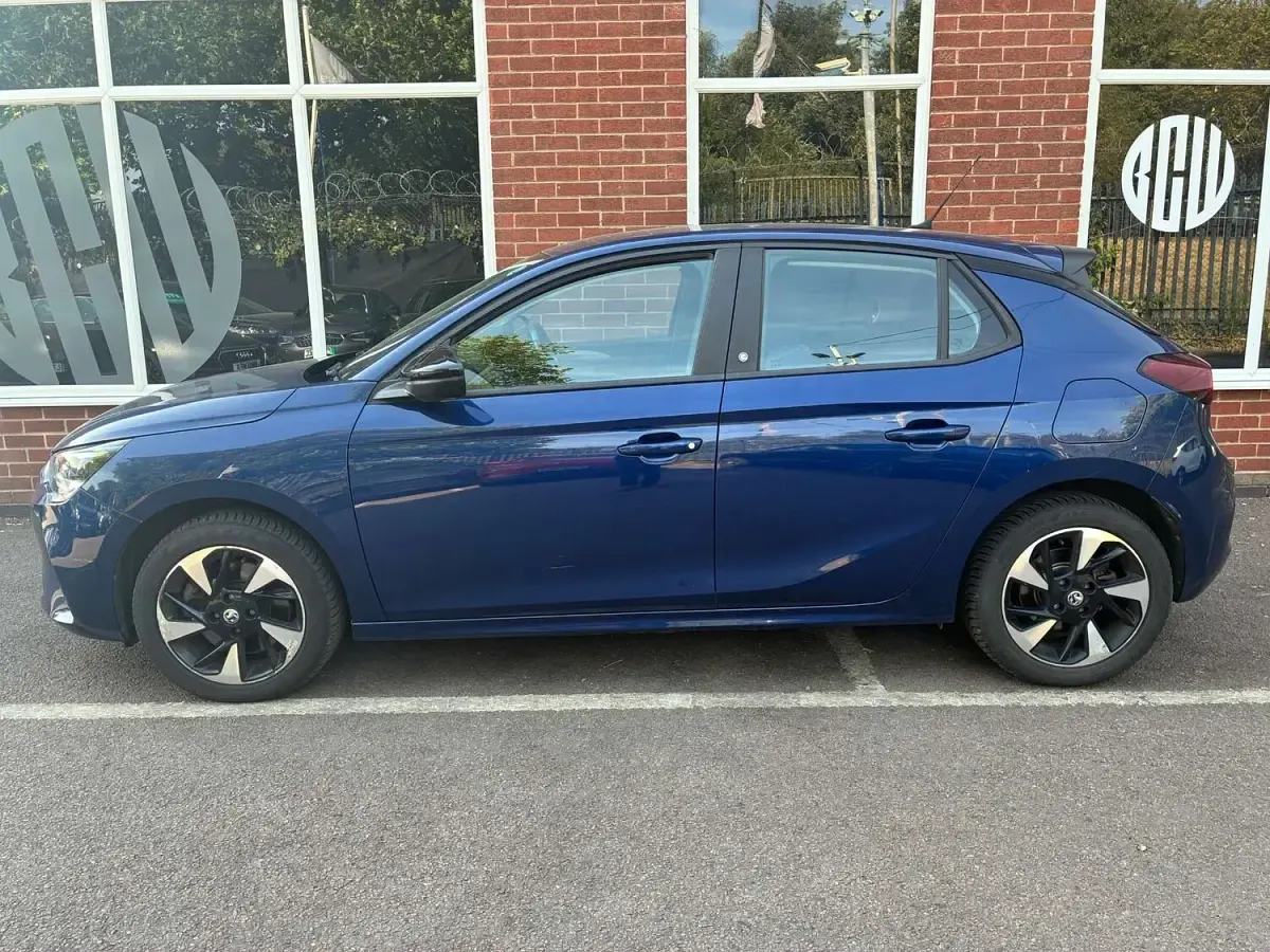 Used Vauxhall Corsa-e 100 kW (136 HP) 2020 Blue Hatchback