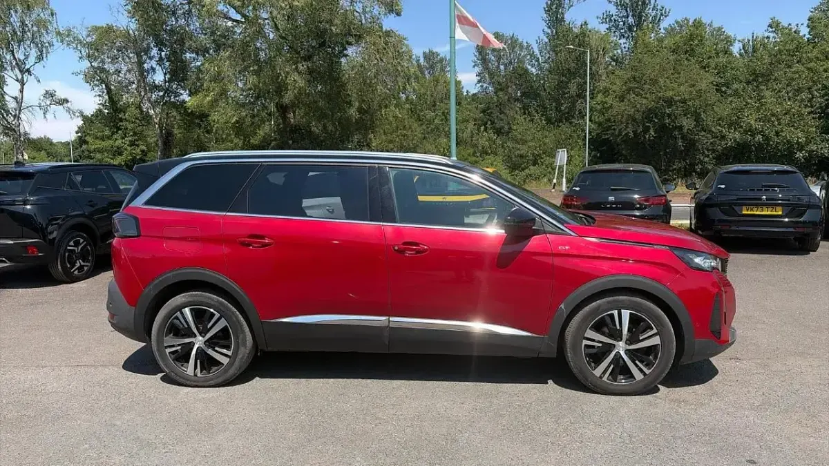 Used Peugeot 5008 GT 129 HP (94 kW) 2021 Red SUV