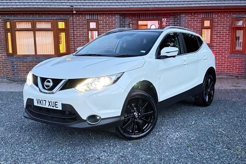 White Used 2017 Nissan Qashqai Tekna SUV | £8,750 (Fair price) - Image 1/1