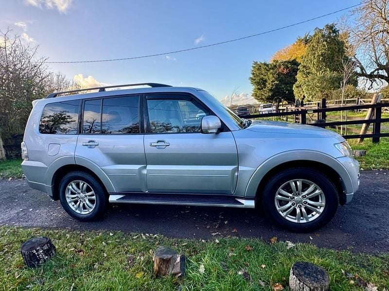 Used Mitsubishi Shogun 187 HP (137 kW) 2015 Silver SUV