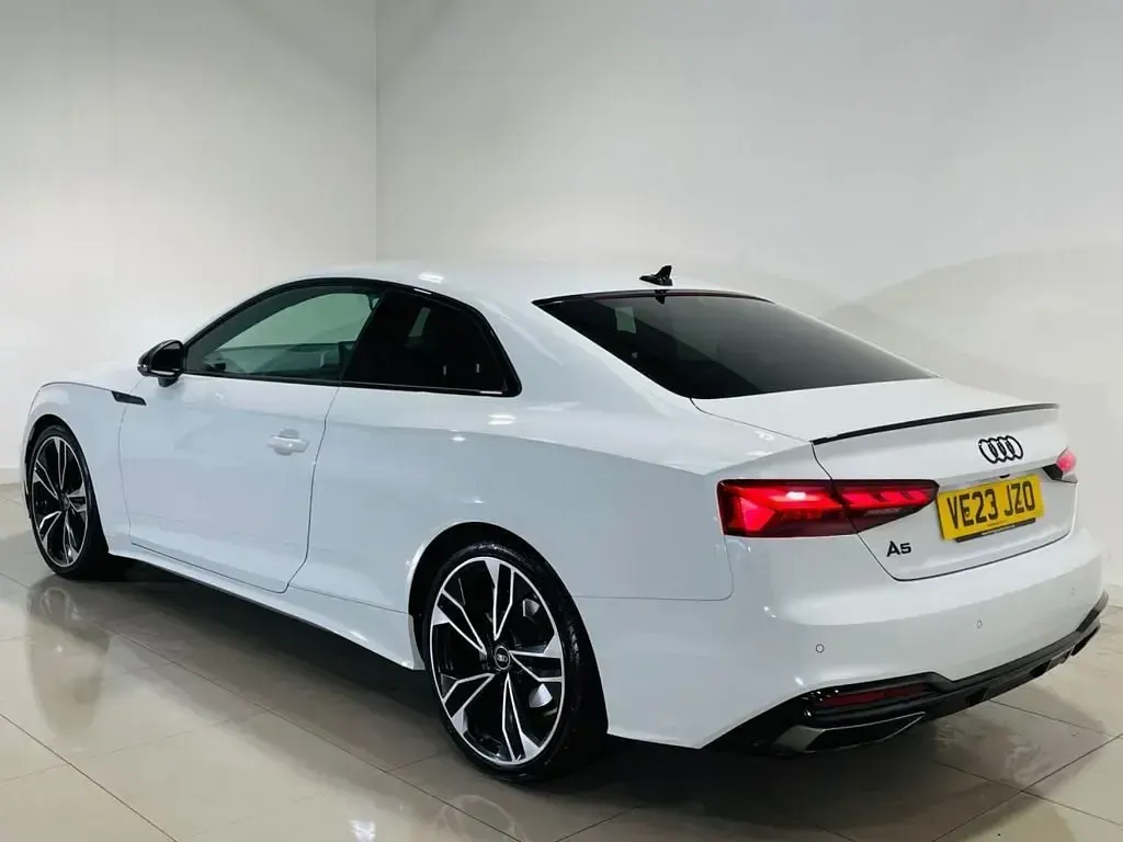 Second-hand Audi A5 Black Edition 150 CP (110 kW) 2023 Alb Coupe