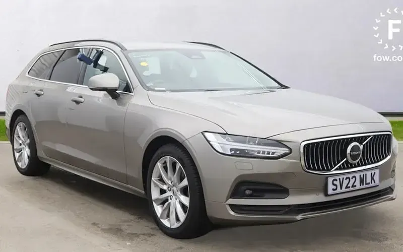 Used Volvo V90 Momentum 197 HP (144 kW) 2021 Estate