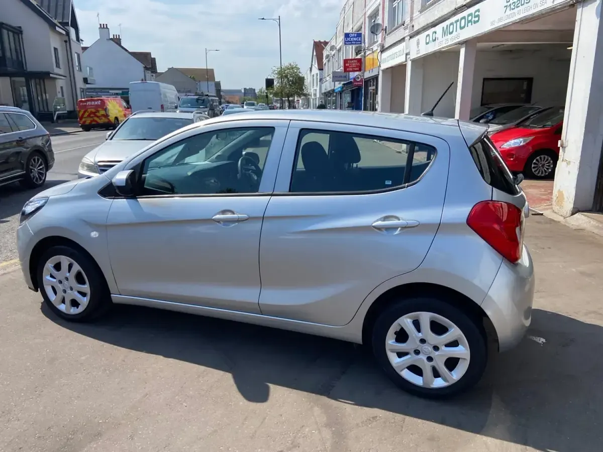 Second-hand Vauxhall Viva 75 CP (55 kW) 2017 Argintiu Hatchback