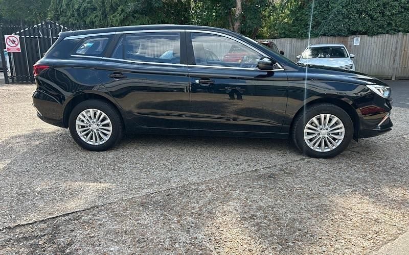 Black Used 2021 MG MG5 EV Excite Estate | £7,998 (Good price) - Image 1/3