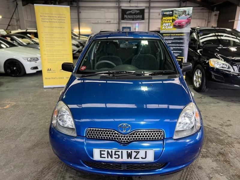 Used Toyota Yaris 68 HP (50 kW) 2002 Blue Hatchback