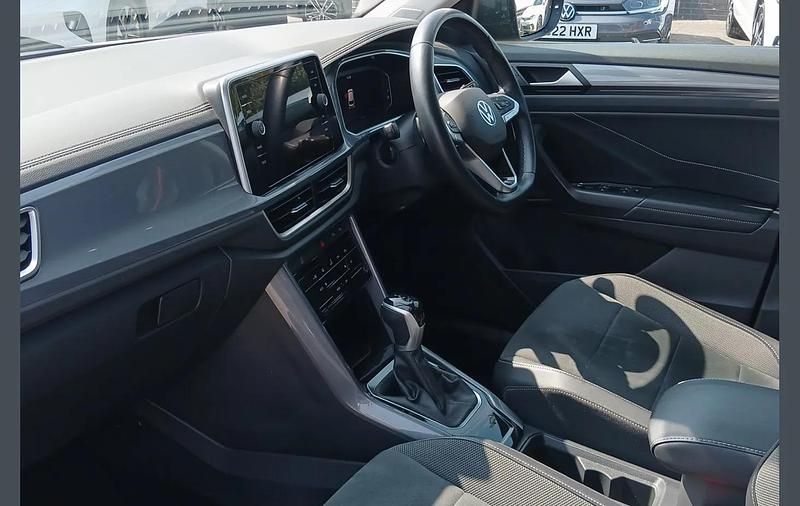 Usado VW T-Roc Style 150 HP (110 kW) 2022 Cinzento SUV