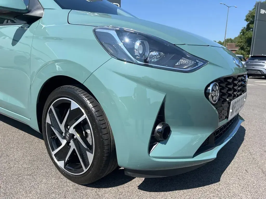 Used Hyundai i10 Premium 2023 Mangrove green Hatchback