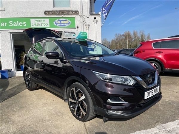 Black Used 2019 Nissan Qashqai Tekna SUV | £13,975 (Fair price) - Image 1/1