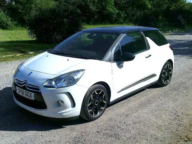 Used Citroën DS3 110 HP (80 kW) 2012 White Hatchback